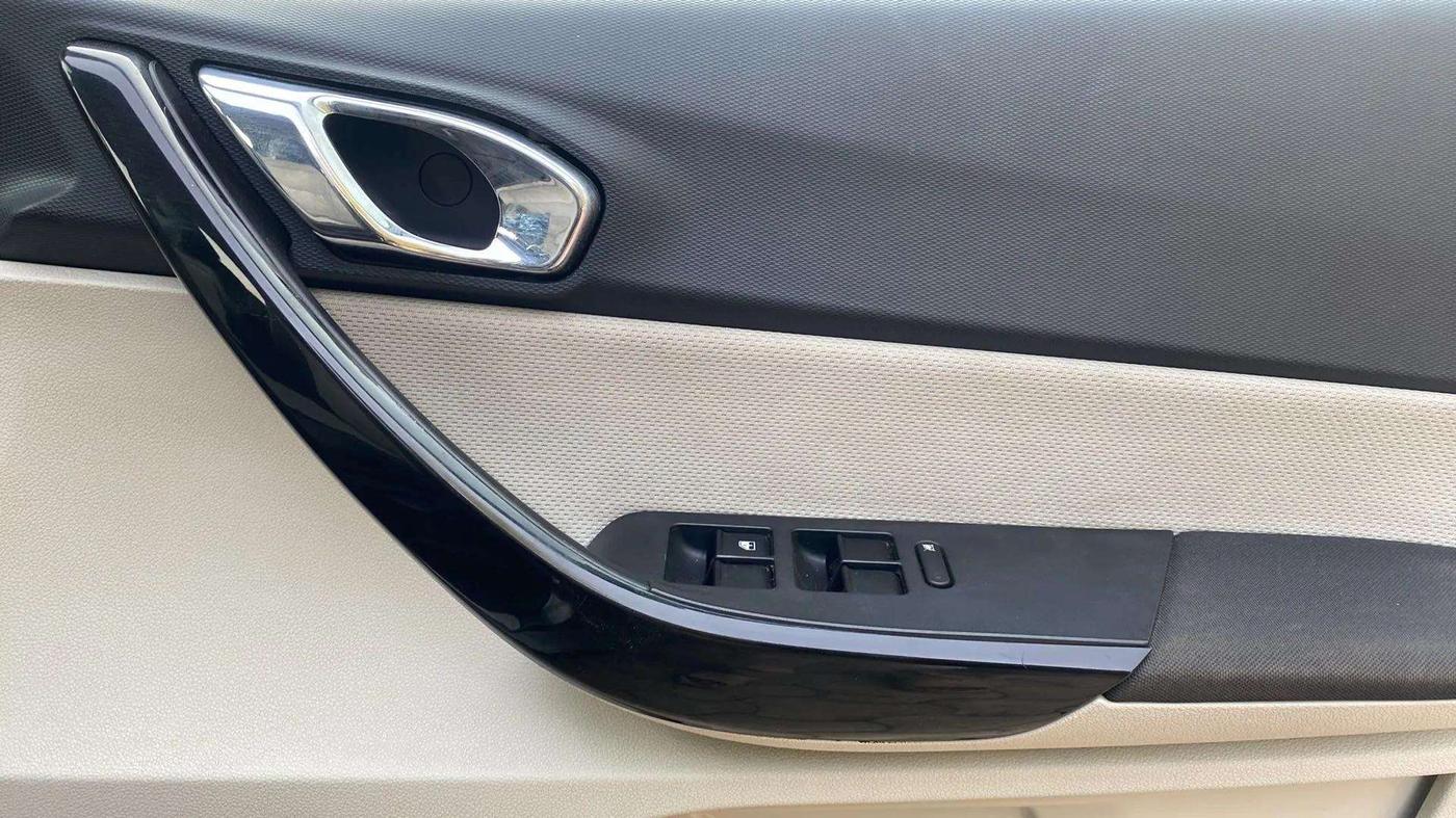 2022 Tata TIGOR XZ PLUS PETROL, Petrol, Manual, 46,225 km, Driver Side Door Panels Control