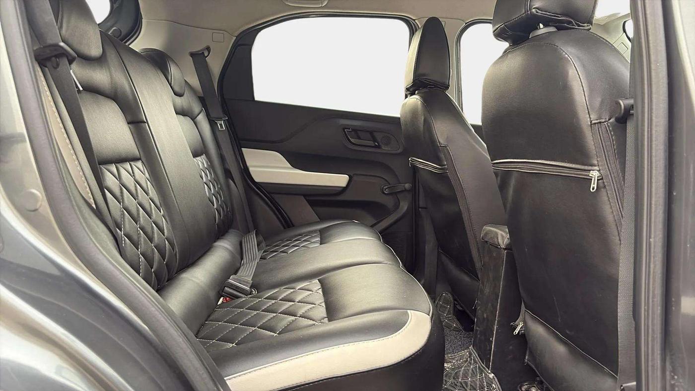 2024 Tata PUNCH PURE MT, Petrol, Manual, 14,344 km, Right Side Rear Door Cabin
