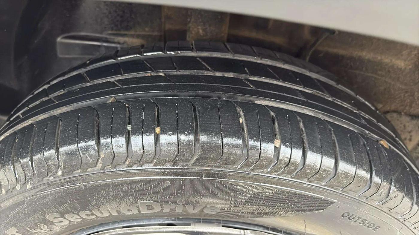 2024 Tata PUNCH PURE MT, Petrol, Manual, 14,344 km, Right Rear Tyre Tread