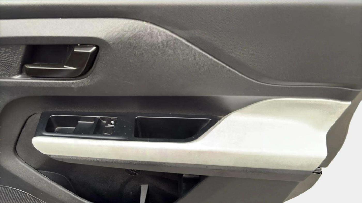 2024 Tata PUNCH PURE MT, Petrol, Manual, 14,344 km, Driver Side Door Panels Control