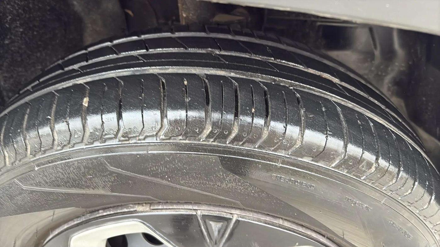 2024 Tata PUNCH PURE MT, Petrol, Manual, 14,344 km, Right Front Tyre Tread