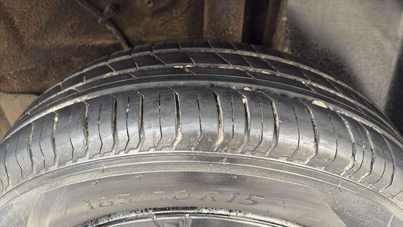 2024 Tata PUNCH PURE MT, Petrol, Manual, 14,344 km, Left Rear Tyre Tread