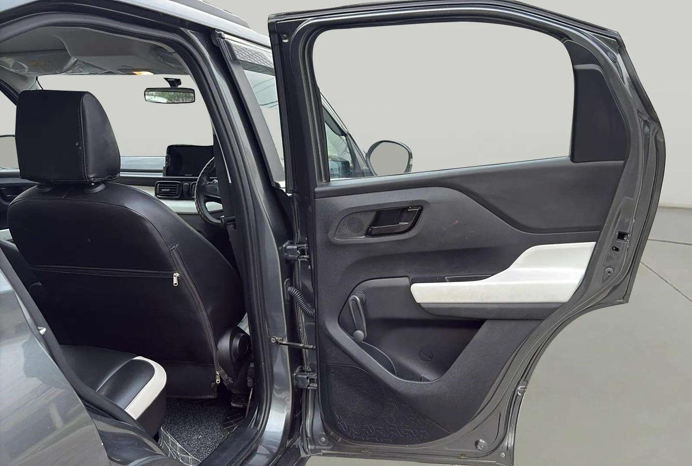 2024 Tata PUNCH PURE MT, Petrol, Manual, 14,344 km, RHS Rear Door