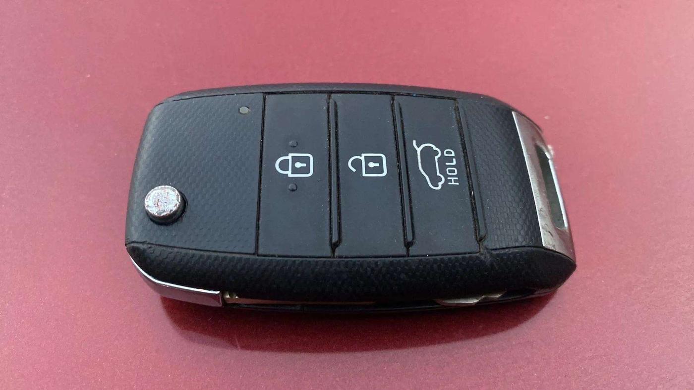 2020 KIA SONET HTK PLUS 1.2, Petrol, Manual, 46,308 km, Key Close Up