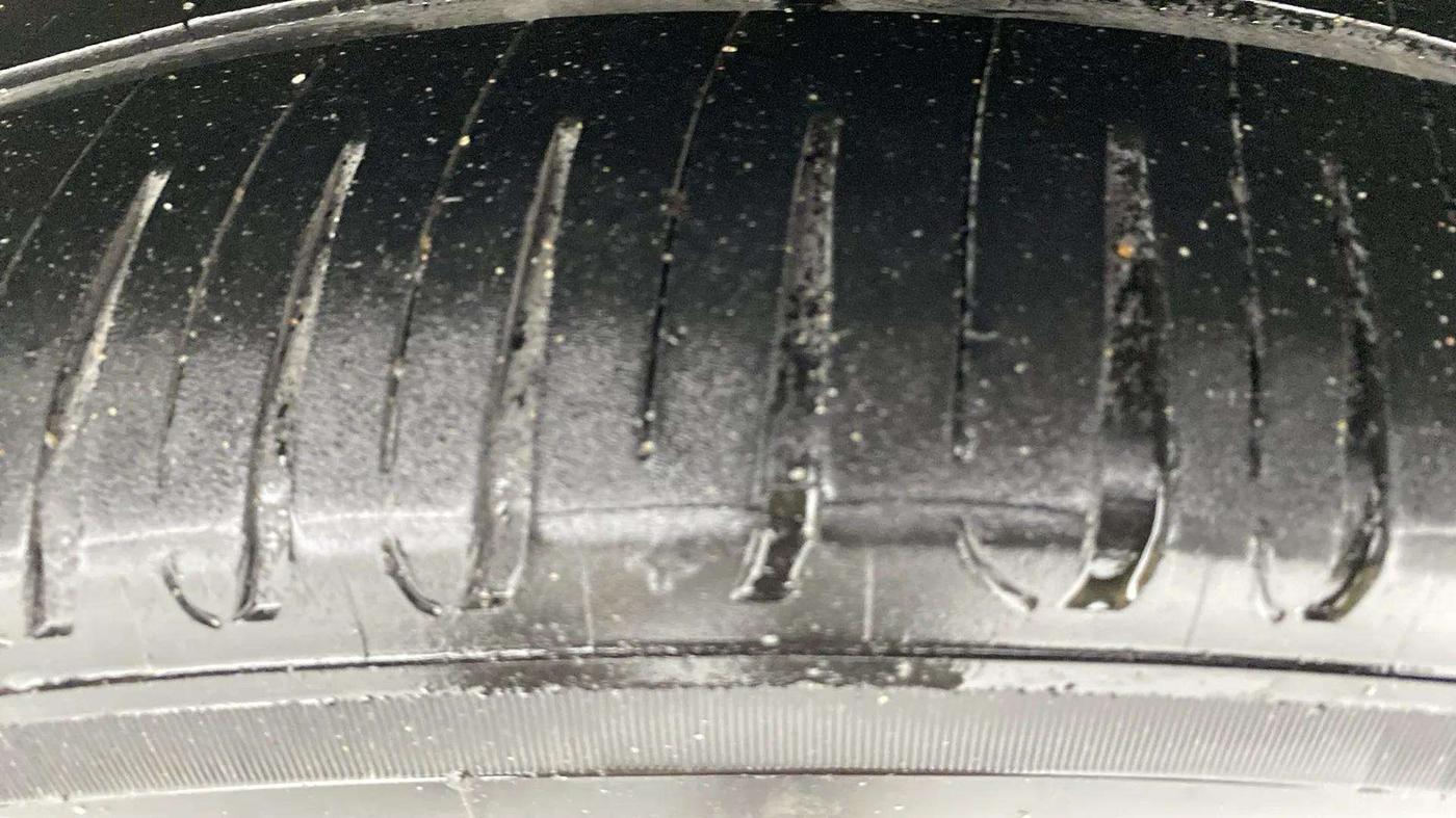 2023 Maruti Dzire ZXI, Petrol, Manual, 68,892 km, Left Rear Tyre Tread