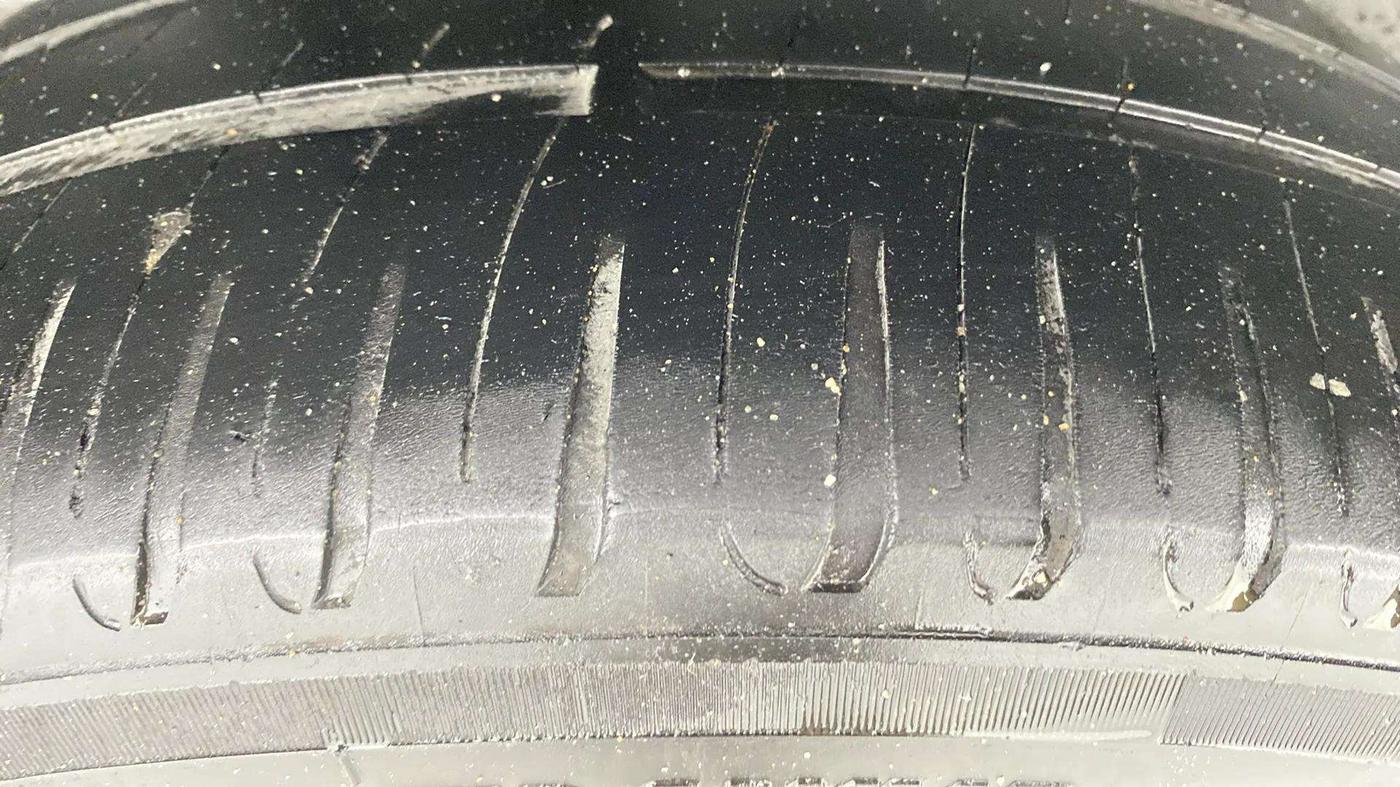 2023 Maruti Dzire ZXI, Petrol, Manual, 68,892 km, Right Rear Tyre Tread