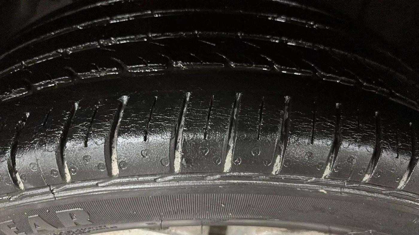 2018 Hyundai Elite i20 ASTA 1.2 (O), Petrol, Manual, 26,208 km, Left Front Tyre Tread