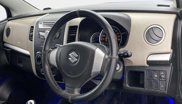 2014 Maruti Wagon R 1.0 VXI, Petrol, Manual, 32,683 km, Dashboard - Cup holder minor damage