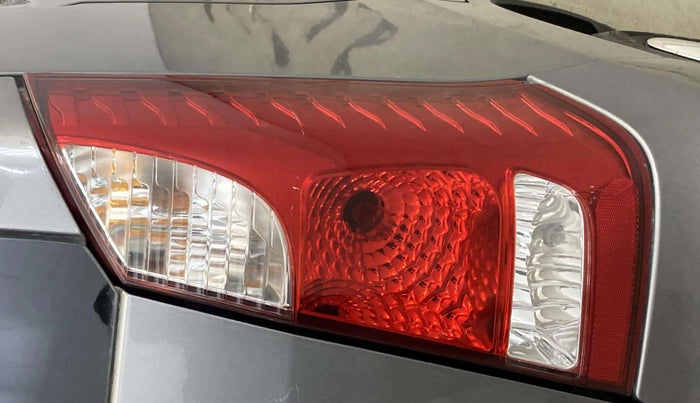 2014 Maruti Wagon R 1.0 VXI, Petrol, Manual, 32,683 km, Right tail light - Minor damage