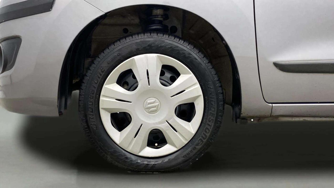 2014 Maruti Wagon R 1.0 VXI, Petrol, Manual, 32,683 km, Left Front Wheel