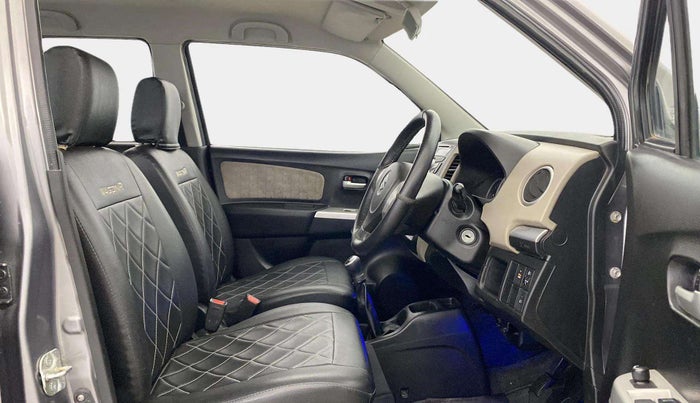 2014 Maruti Wagon R 1.0 VXI, Petrol, Manual, 32,683 km, Right Side Front Door Cabin