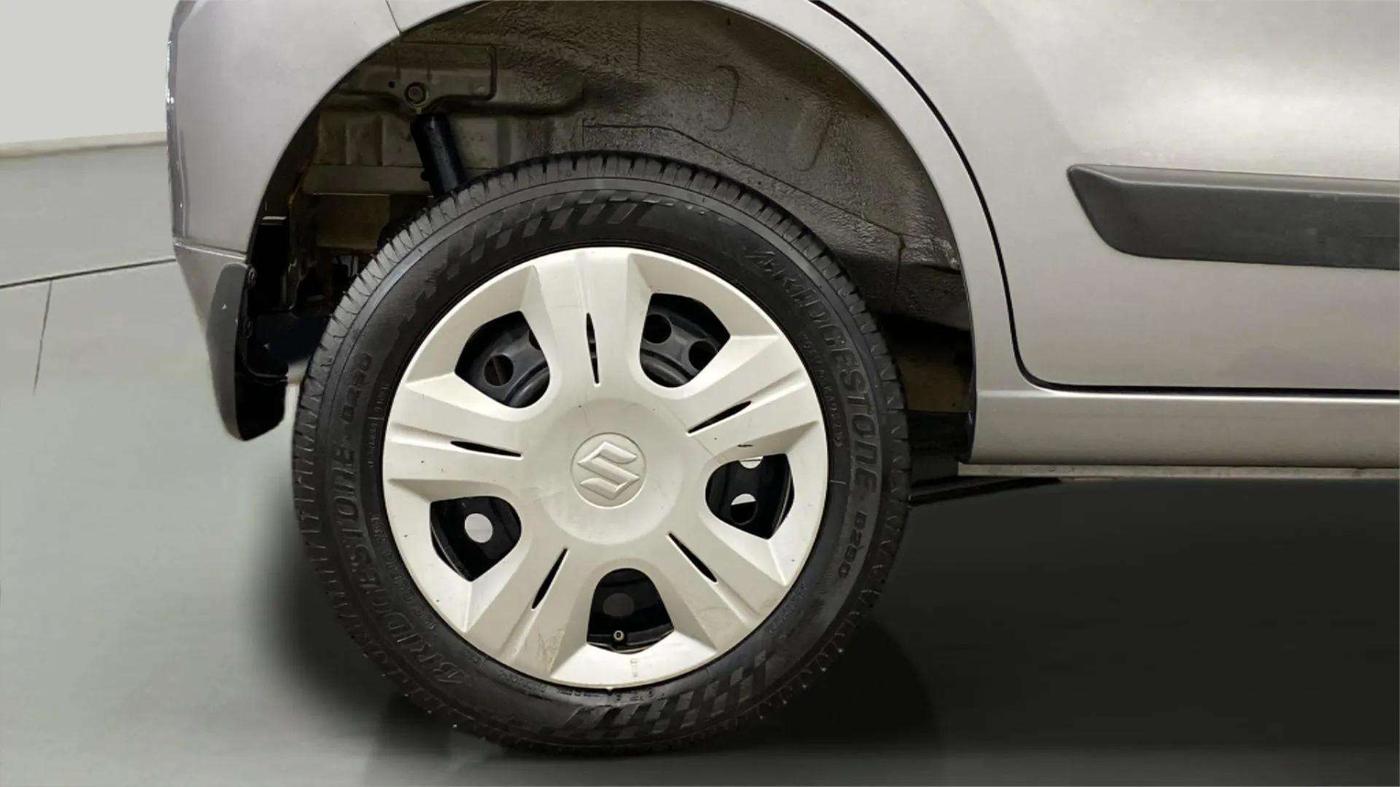 2014 Maruti Wagon R 1.0 VXI, Petrol, Manual, 32,683 km, Right Rear Wheel