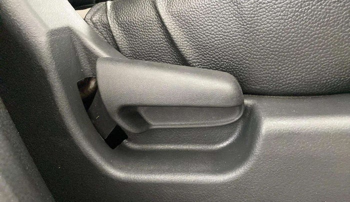 2014 Maruti Wagon R 1.0 VXI, Petrol, Manual, 32,683 km, Driver Side Adjustment Panel