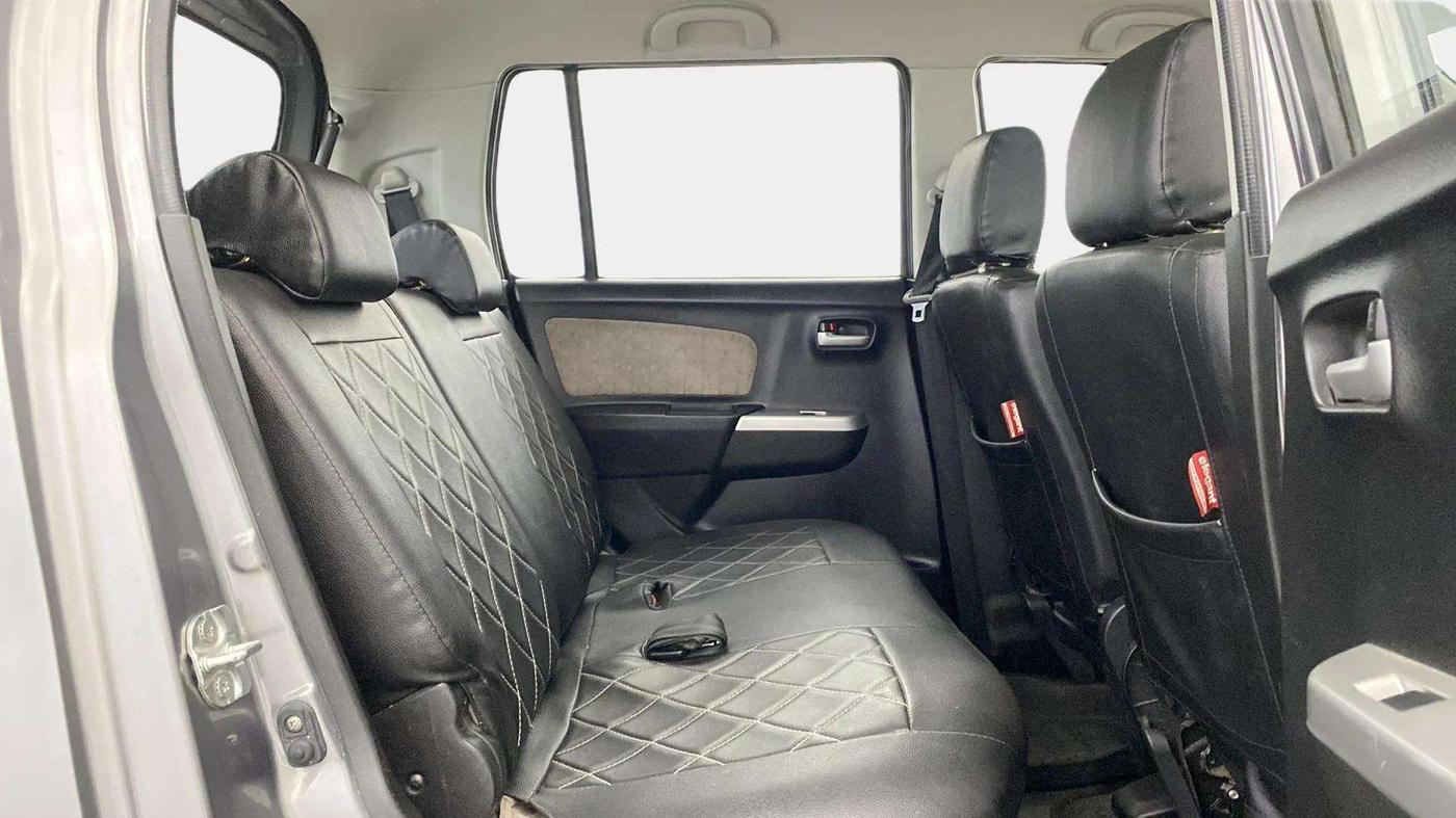 2014 Maruti Wagon R 1.0 VXI, Petrol, Manual, 32,683 km, Right Side Rear Door Cabin