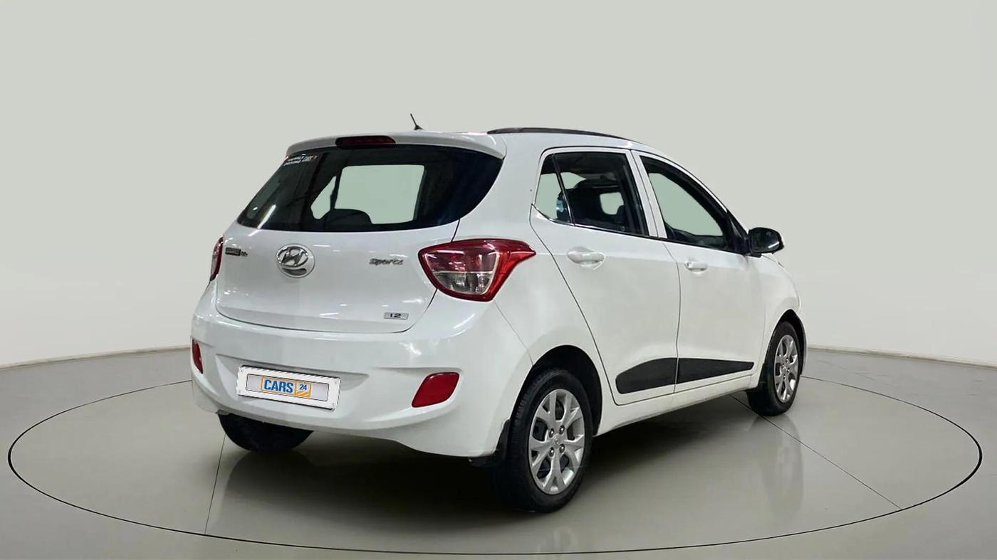 2016 Hyundai Grand i10 SPORTZ 1.2 KAPPA VTVT, Petrol, Manual, 68,485 km, Right Back Diagonal