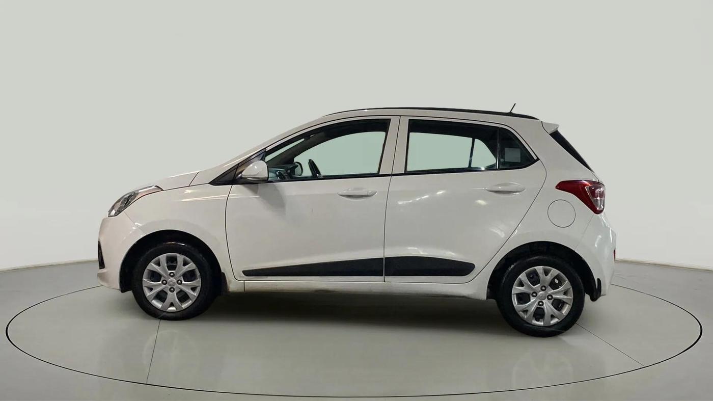 2016 Hyundai Grand i10 SPORTZ 1.2 KAPPA VTVT, Petrol, Manual, 68,485 km, Left Side