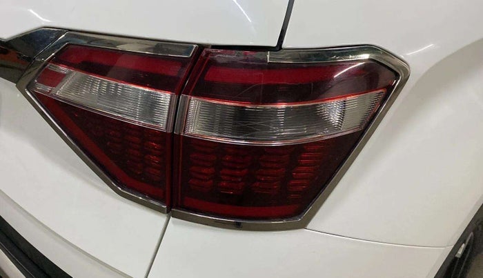 2021 Hyundai ALCAZAR PLATINUM (O) 6STR 2.0 AT, Petrol, Automatic, 49,798 km, Right tail light - Minor scratches