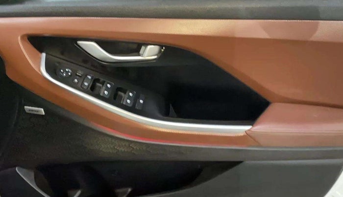 2021 Hyundai ALCAZAR PLATINUM (O) 6STR 2.0 AT, Petrol, Automatic, 49,798 km, Driver Side Door Panels Control