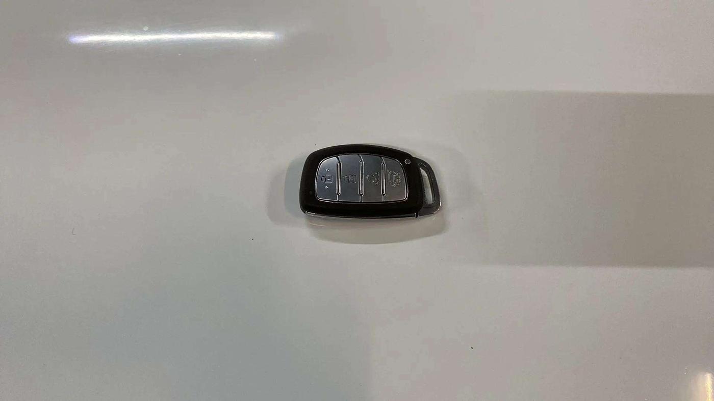 2021 Hyundai ALCAZAR PLATINUM (O) 6STR 2.0 AT, Petrol, Automatic, 49,941 km, Key Close Up