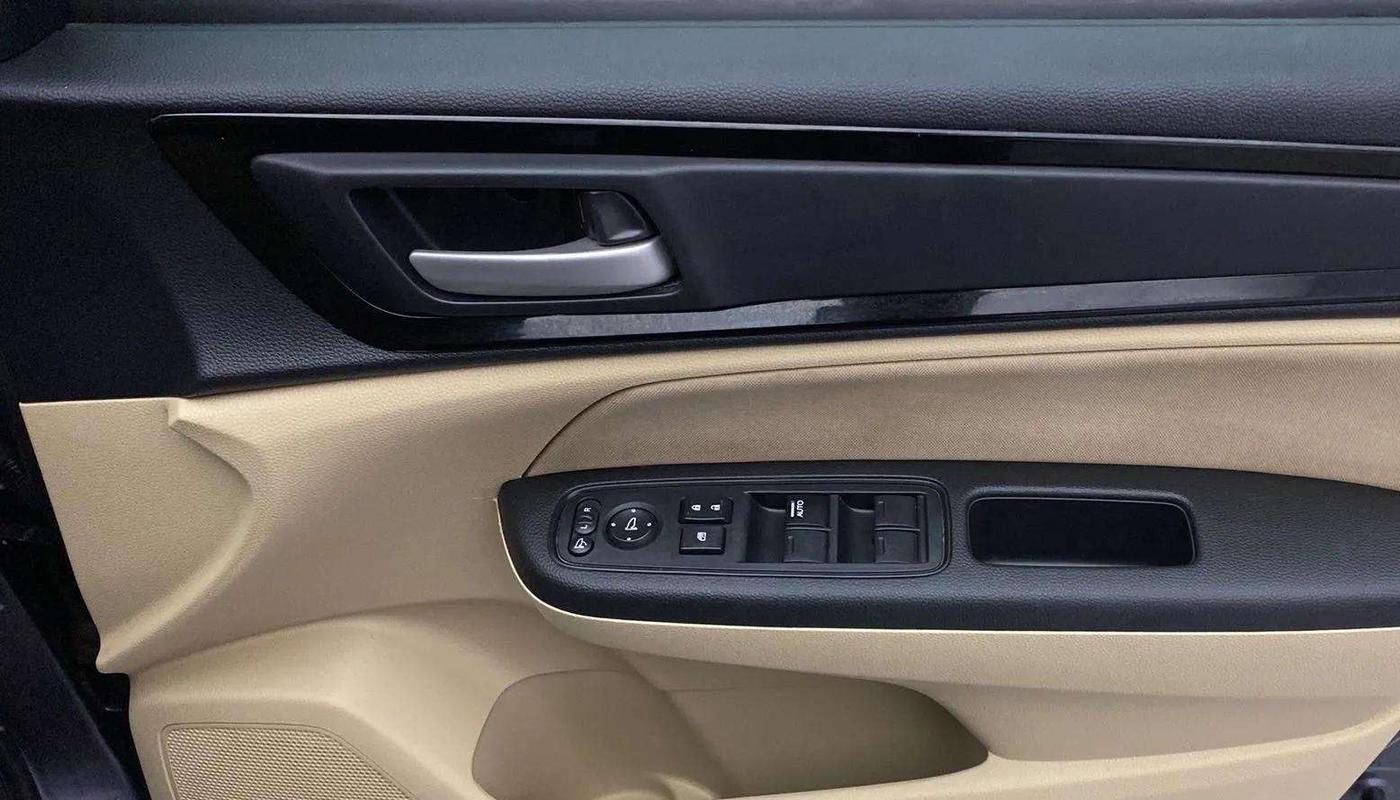 2020 Honda Amaze 1.2L I-VTEC S, Petrol, Manual, 32,166 km, Driver Side Door Panels Control