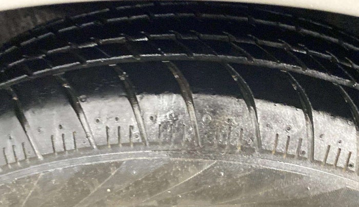 2019 Maruti Celerio VXI CNG, CNG, Manual, 13,671 km, Left Front Tyre Tread