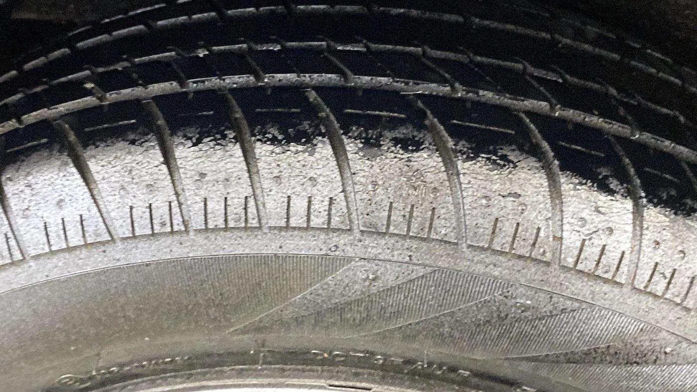 2019 Maruti Celerio VXI CNG, CNG, Manual, 13,788 km, Left Rear Tyre Tread