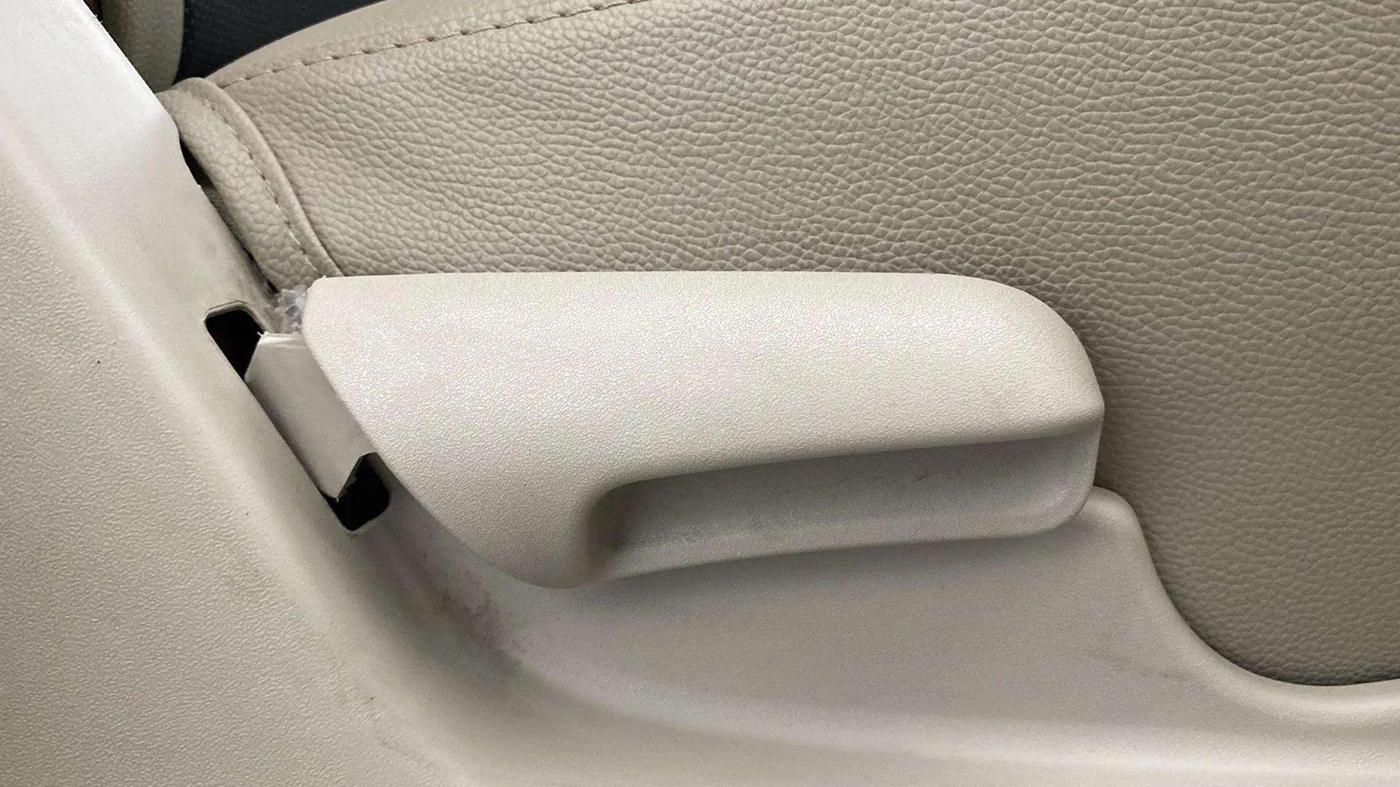 2019 Maruti Celerio VXI CNG, CNG, Manual, 13,788 km, Driver Side Adjustment Panel