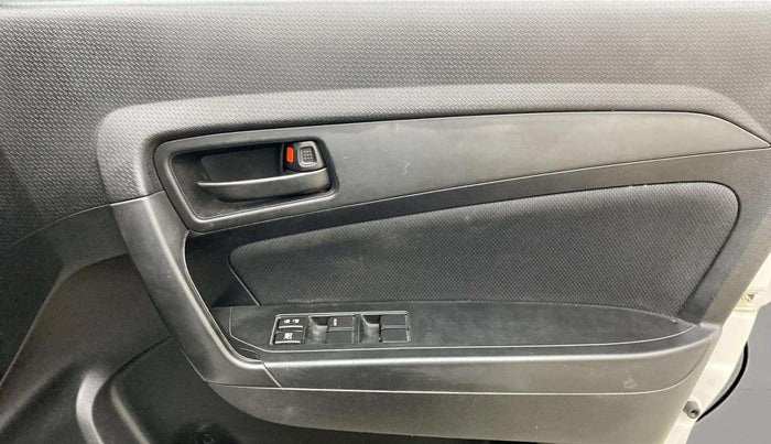 2020 Maruti Vitara Brezza VXI, Petrol, Manual, 40,367 km, Driver Side Door Panels Control