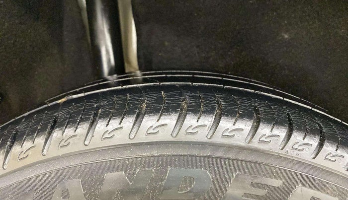 2020 Maruti Vitara Brezza VXI, Petrol, Manual, 40,367 km, Right Rear Tyre Tread
