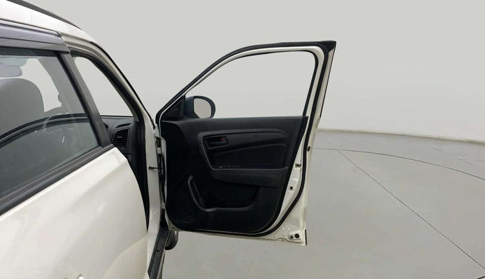 2020 Maruti Vitara Brezza VXI, Petrol, Manual, 40,367 km, RHS Front Door