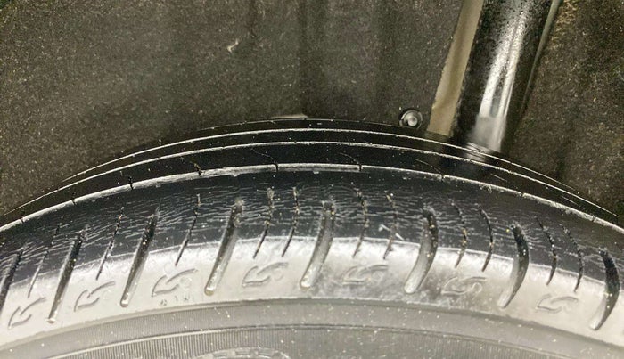 2020 Maruti Vitara Brezza VXI, Petrol, Manual, 40,367 km, Left Rear Tyre Tread