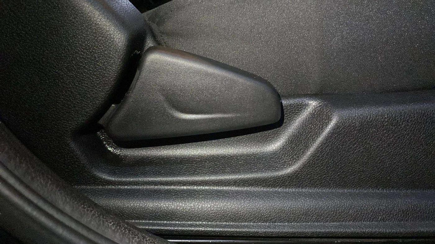 2024 Renault Kwid RXL(O) 1.0L, Petrol, Manual, 7,061 km, Driver Side Adjustment Panel