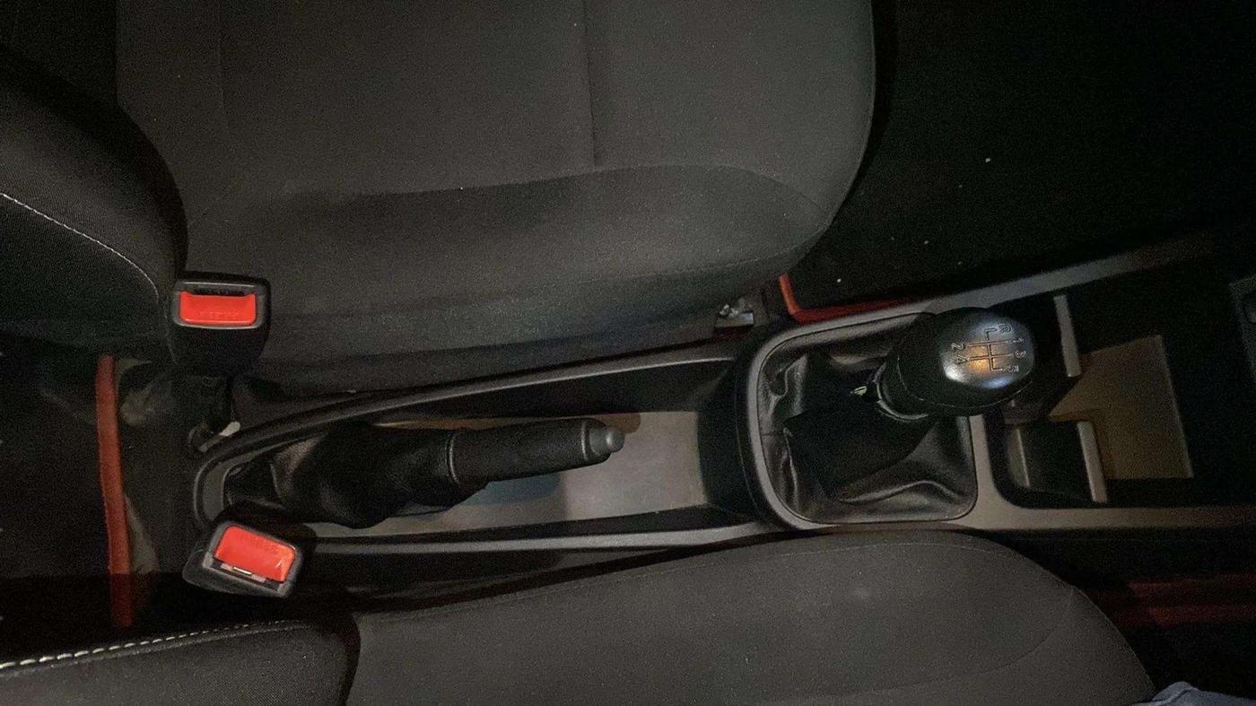 2024 Renault Kwid RXL(O) 1.0L, Petrol, Manual, 7,061 km, Gear Lever