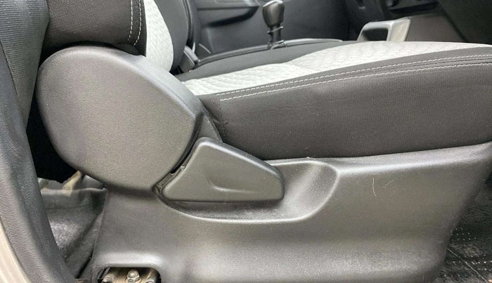 2021 Datsun Redi Go T(O), Petrol, Manual, 39,288 km, Driver Side Adjustment Panel
