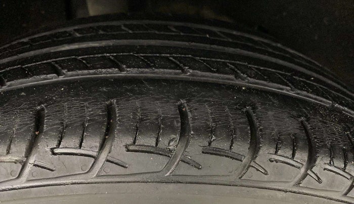 2018 Maruti Baleno DELTA PETROL 1.2, Petrol, Manual, 65,813 km, Right Rear Tyre Tread