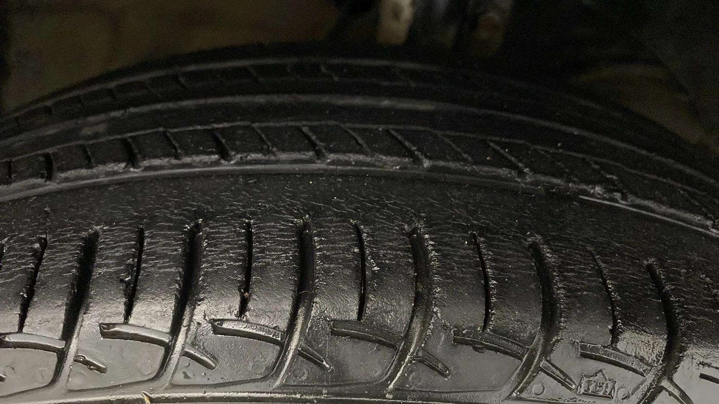2018 Maruti Baleno DELTA PETROL 1.2, Petrol, Manual, 65,873 km, Right Front Tyre Tread