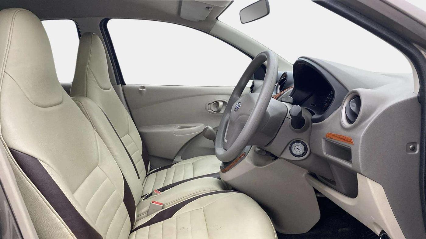 2015 Datsun Go T, Petrol, Manual, 20,220 km, Right Side Front Door Cabin