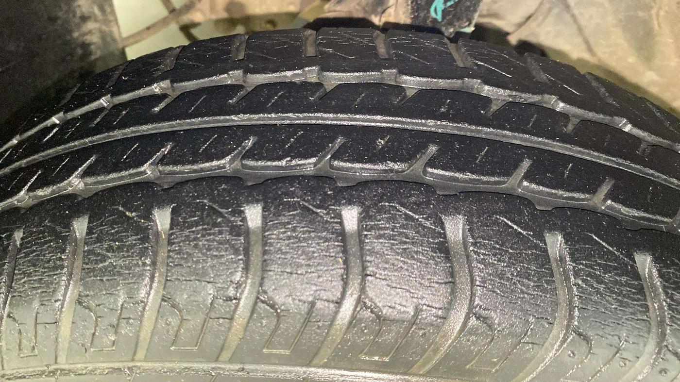2015 Datsun Go T, Petrol, Manual, 20,220 km, Left Front Tyre Tread