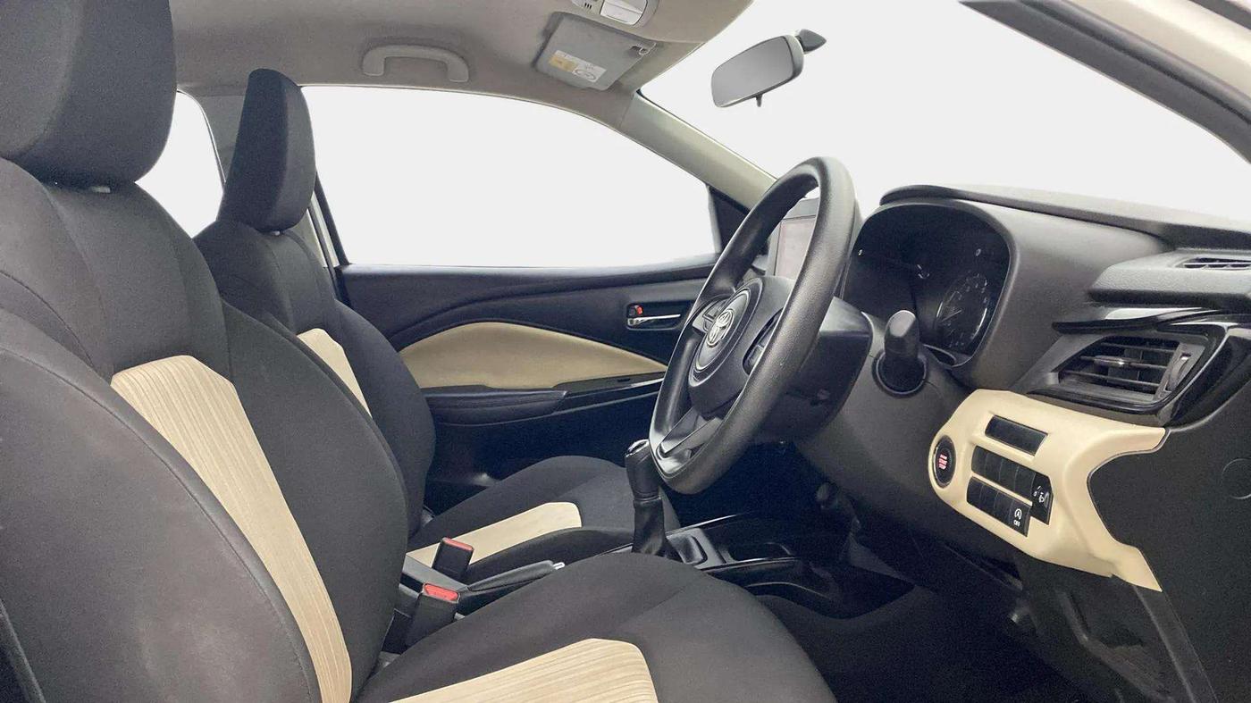 2022 Toyota Glanza G, Petrol, Manual, 22,431 km, Right Side Front Door Cabin