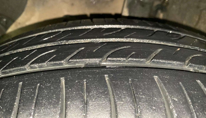 2015 Hyundai Xcent S 1.2, Petrol, Manual, 79,650 km, Left Front Tyre Tread