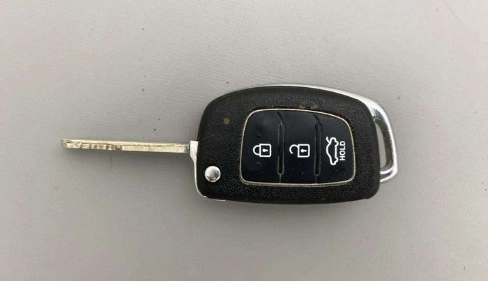 2015 Hyundai Xcent S 1.2, Petrol, Manual, 79,650 km, Key Close Up
