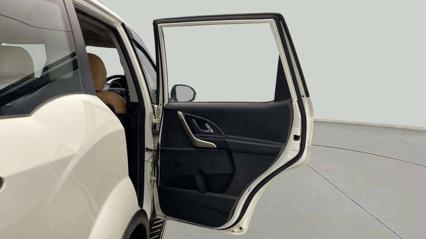 2019 Mahindra XUV500 W9 AT, Diesel, Automatic, 67,770 km, RHS Rear Door