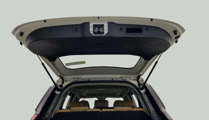 2019 Mahindra XUV500 W9 AT, Diesel, Automatic, 67,770 km, Boot Door Open