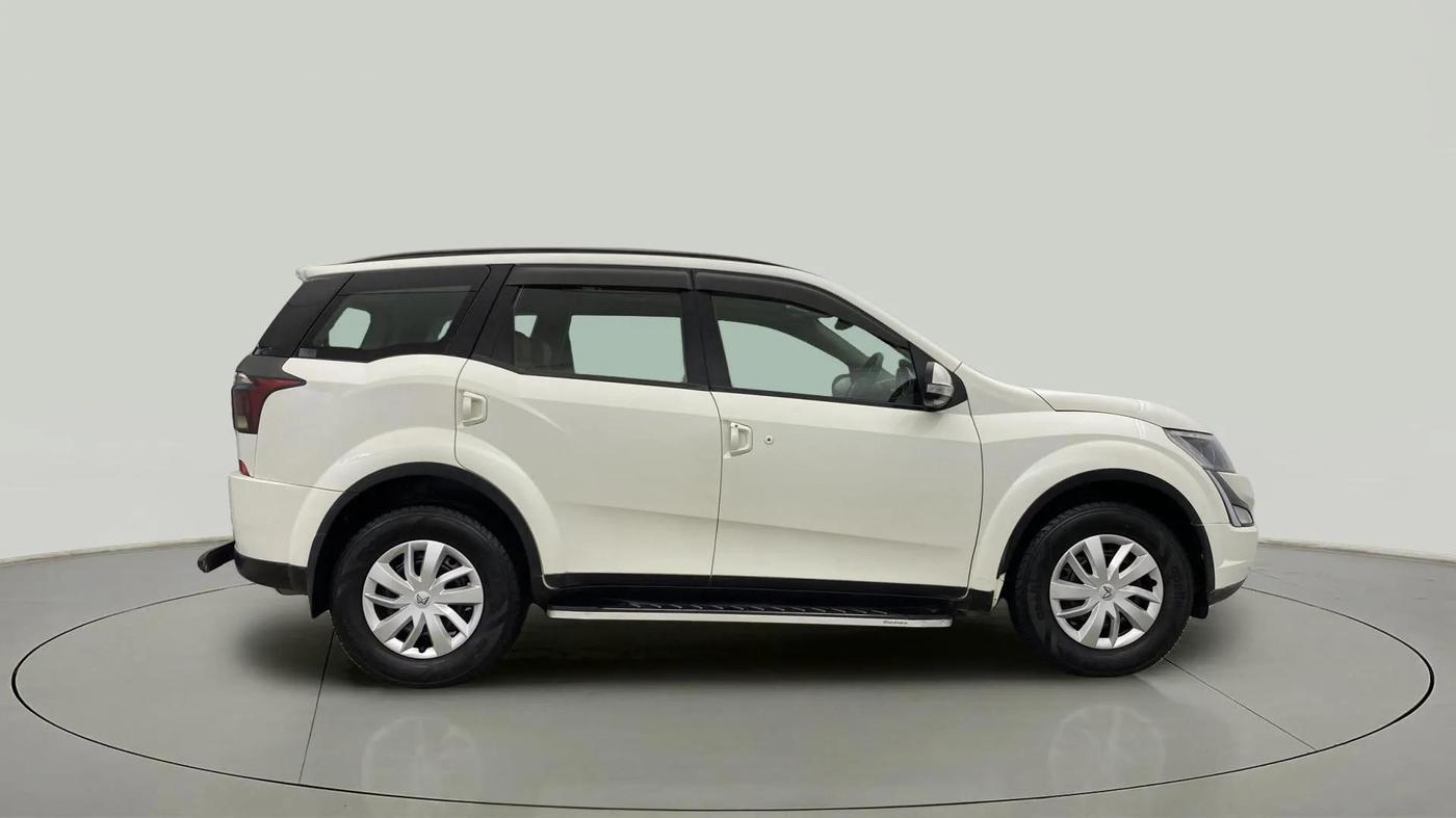 2019 Mahindra XUV500 W9 AT, Diesel, Automatic, 67,770 km, Right Side View