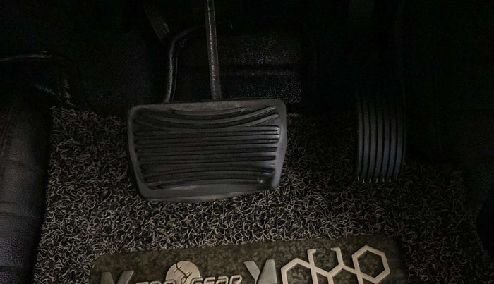 2019 Mahindra XUV500 W9 AT, Diesel, Automatic, 67,770 km, Pedals