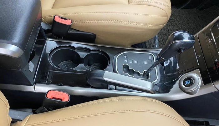 2019 Mahindra XUV500 W9 AT, Diesel, Automatic, 67,770 km, Gear Lever