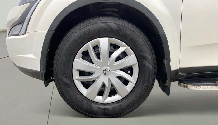 2019 Mahindra XUV500 W9 AT, Diesel, Automatic, 67,770 km, Left Front Wheel