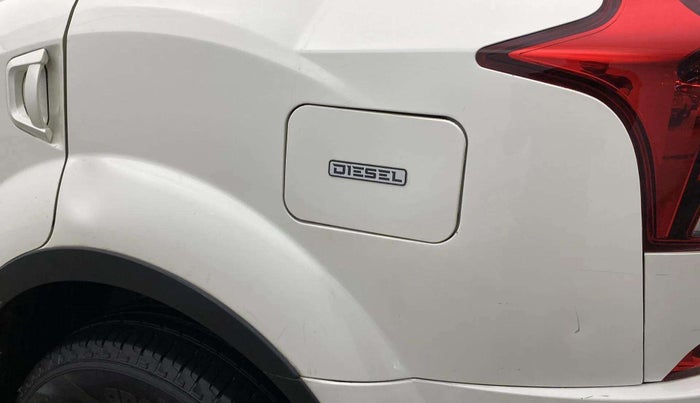 2019 Mahindra XUV500 W9 AT, Diesel, Automatic, 67,770 km, Left quarter panel - Rusted