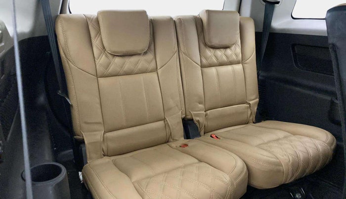 2019 Mahindra XUV500 W9 AT, Diesel, Automatic, 67,770 km, Third Seat Row ( optional )