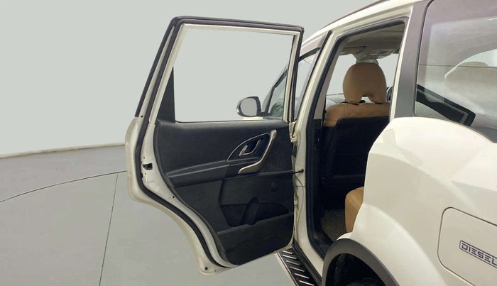 2019 Mahindra XUV500 W9 AT, Diesel, Automatic, 67,770 km, LHS Rear Door